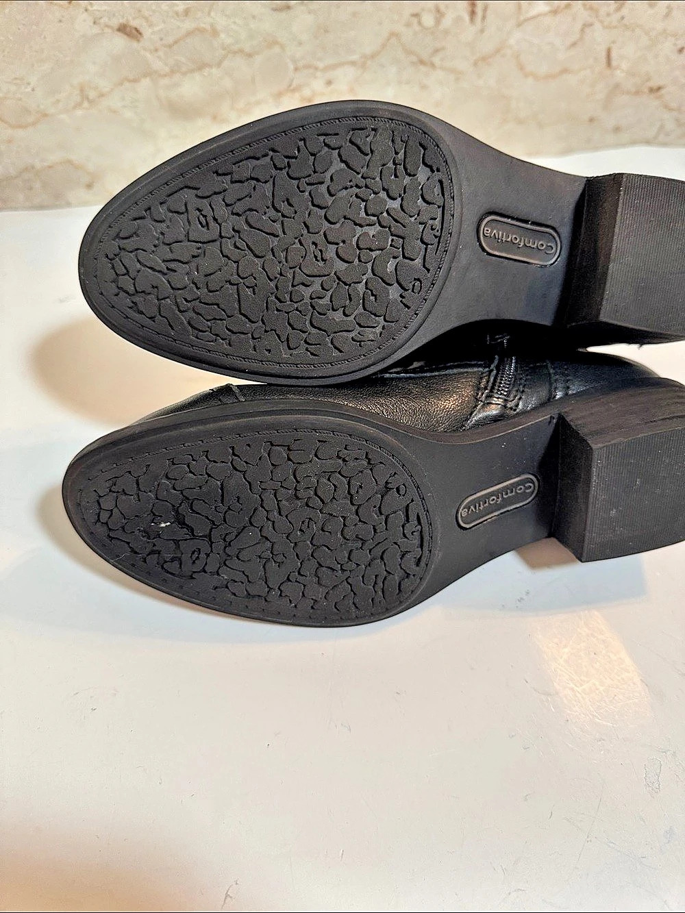 Comfortiva Cordia Leather Ankle Boot Boots - Black. EUC. Size 6M - Picture 7 of 10